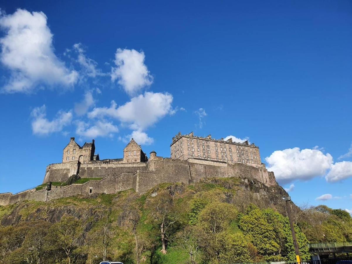 Lovely 2 Bedroom Flat In The Heart Of The City EDI Exterior foto
